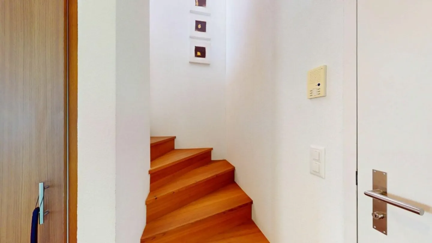 Beautiful 5.5 Room Maisonette Apartment in a Central Location - Photo 10 of 13