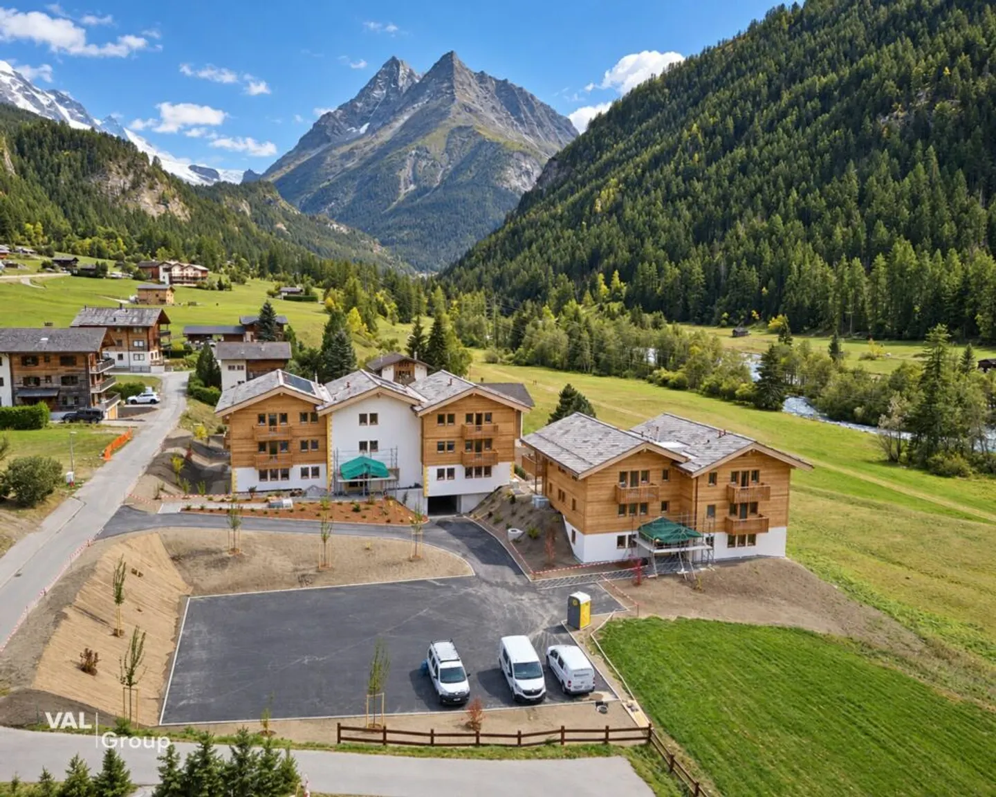 Facing the Dent Blanche, a bright 4.5-room apartment extended by a pleasant outdoor space - Photo 8 of 11