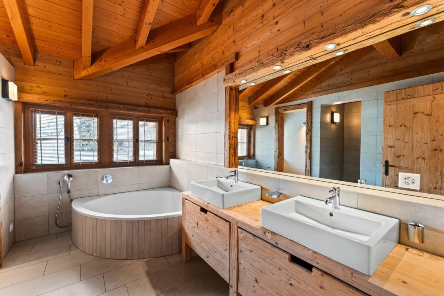 Exklusive Alpenchic-Villa im Herzen von Engelberg - Photo 7 of 8