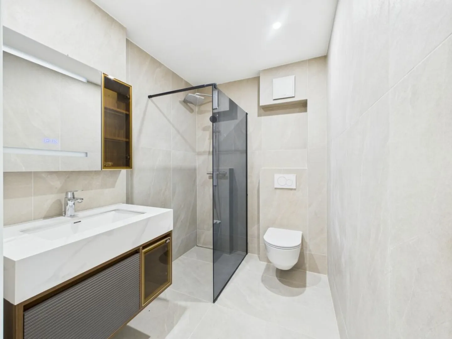 Last available apartment! - Photo 8 of 11