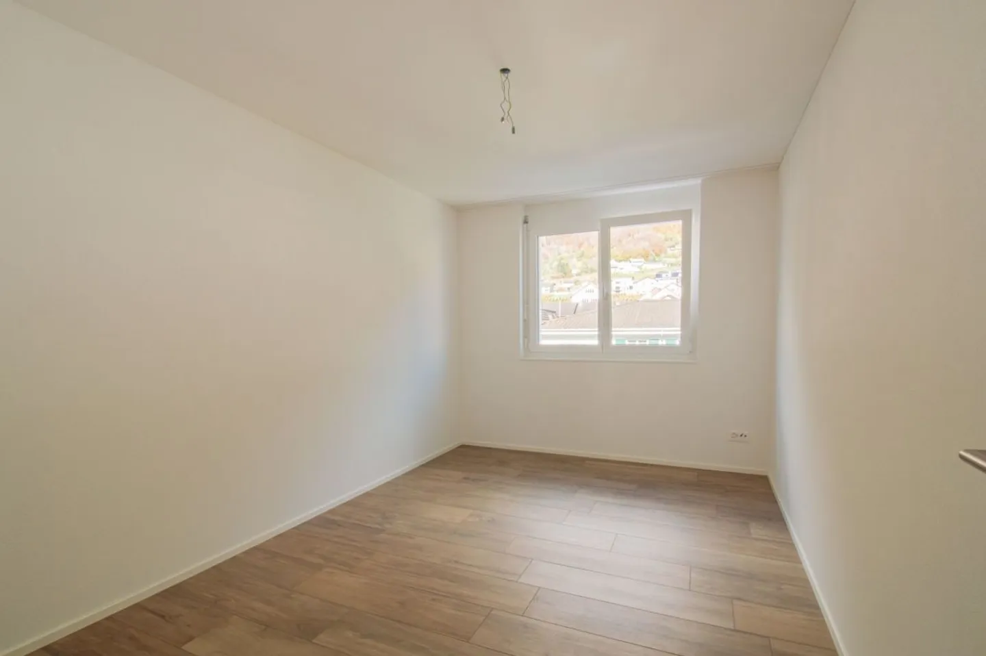 Spacious, modern apartment in a sunny location - Photo 8 of 13
