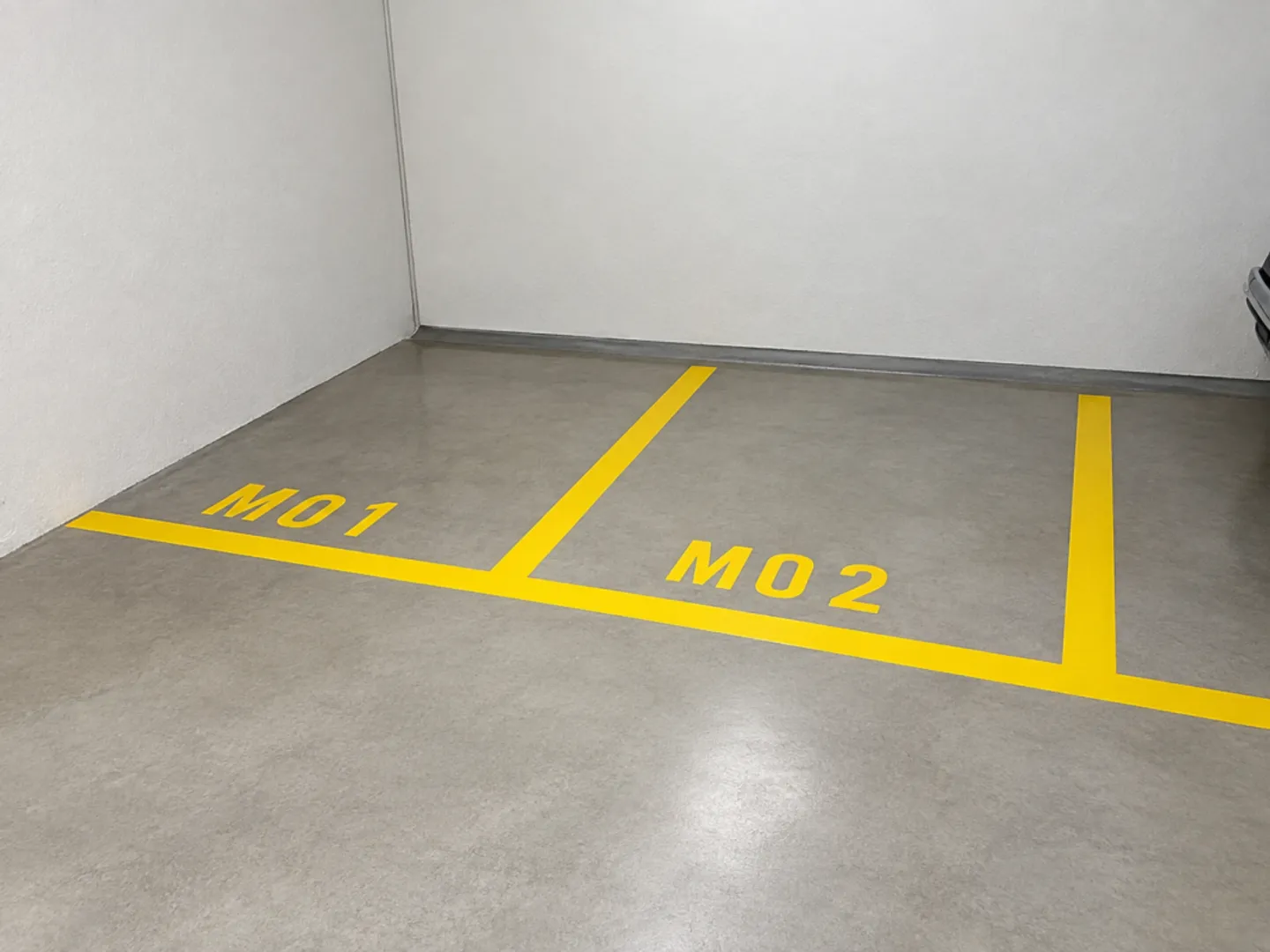 Espace de stationnement pour motos à louer - Photo 2 sur 3