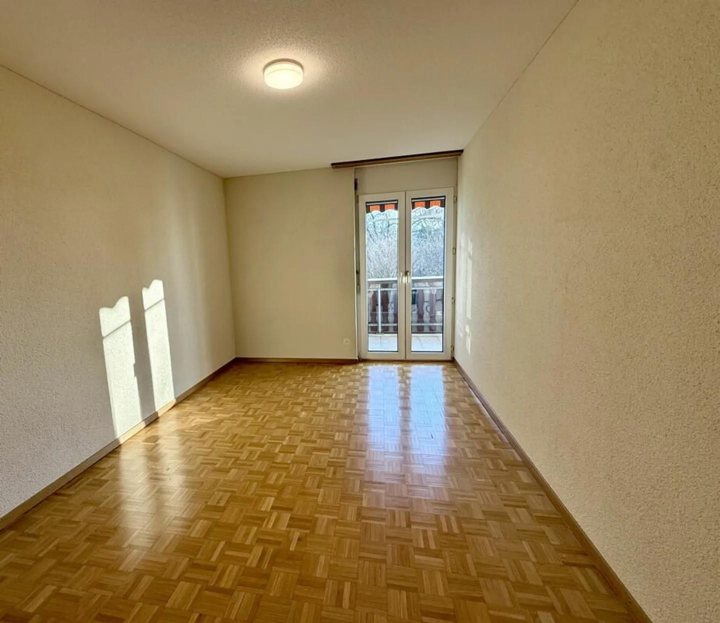 Vivere comodamente tra natura e vita quotidiana con balcone - Foto 6 di 9