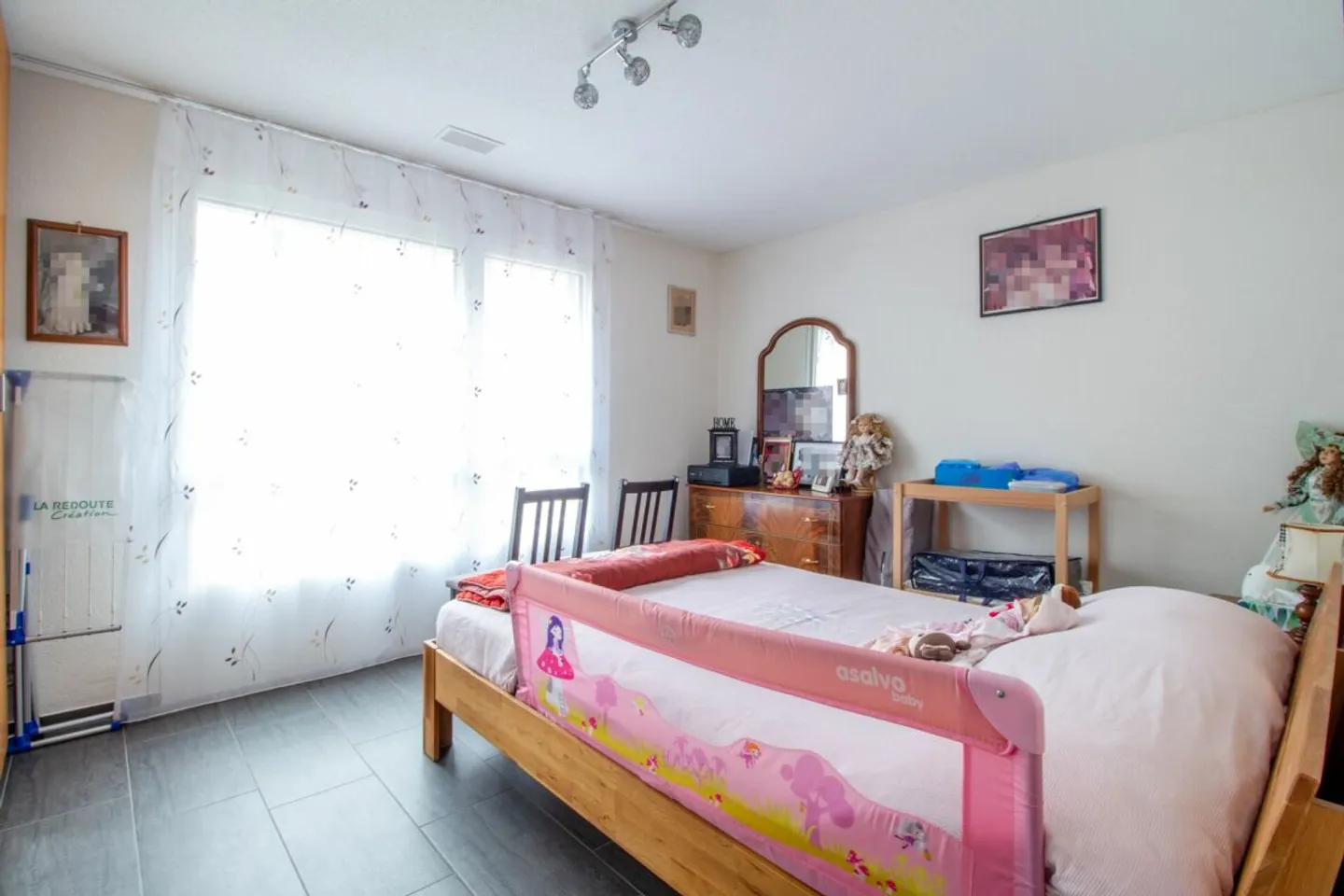 Appartement familial de 4,5 pièces avec balcon et environ 121m2 de surface habitable à Pfungen - Photo 9 sur 12