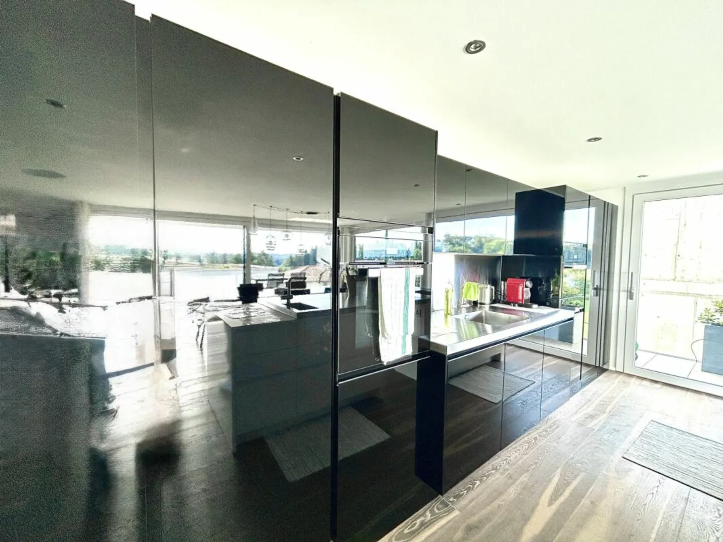 Appartement de 6,5 pièces de rêve avec jacuzzi ! - Photo 3 sur 13