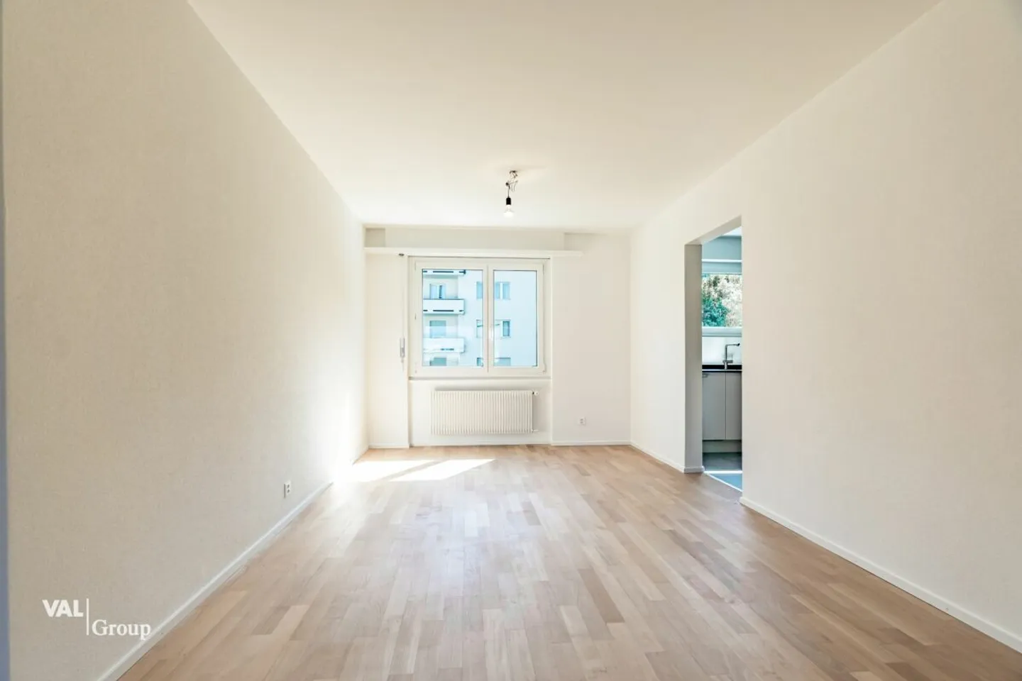 Light-flooded apartment with valley view in a family-friendly neighborhood - Photo 7 of 13