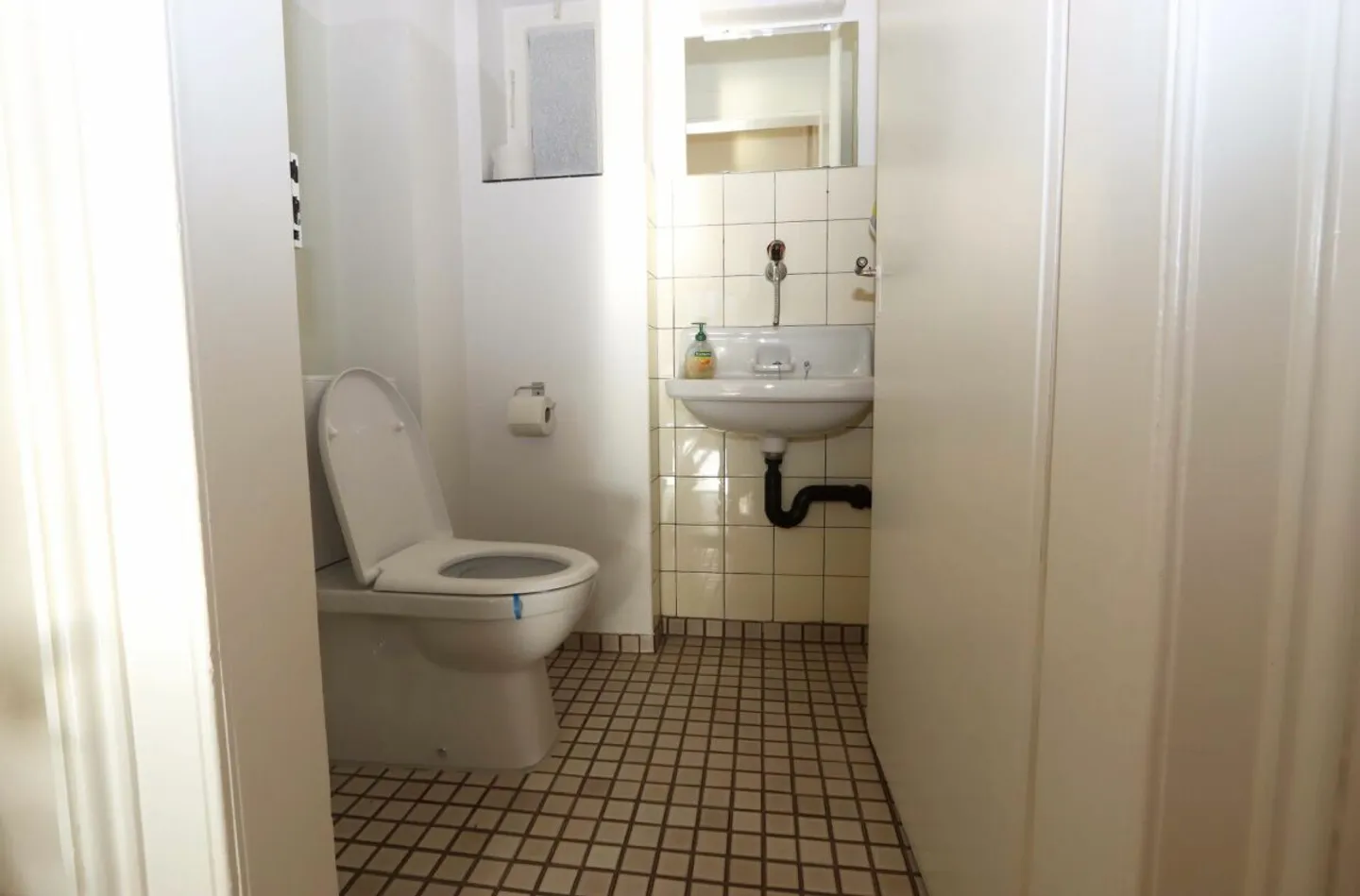 Affascinante casa plurifamiliare a Linthal - Foto 9 di 13