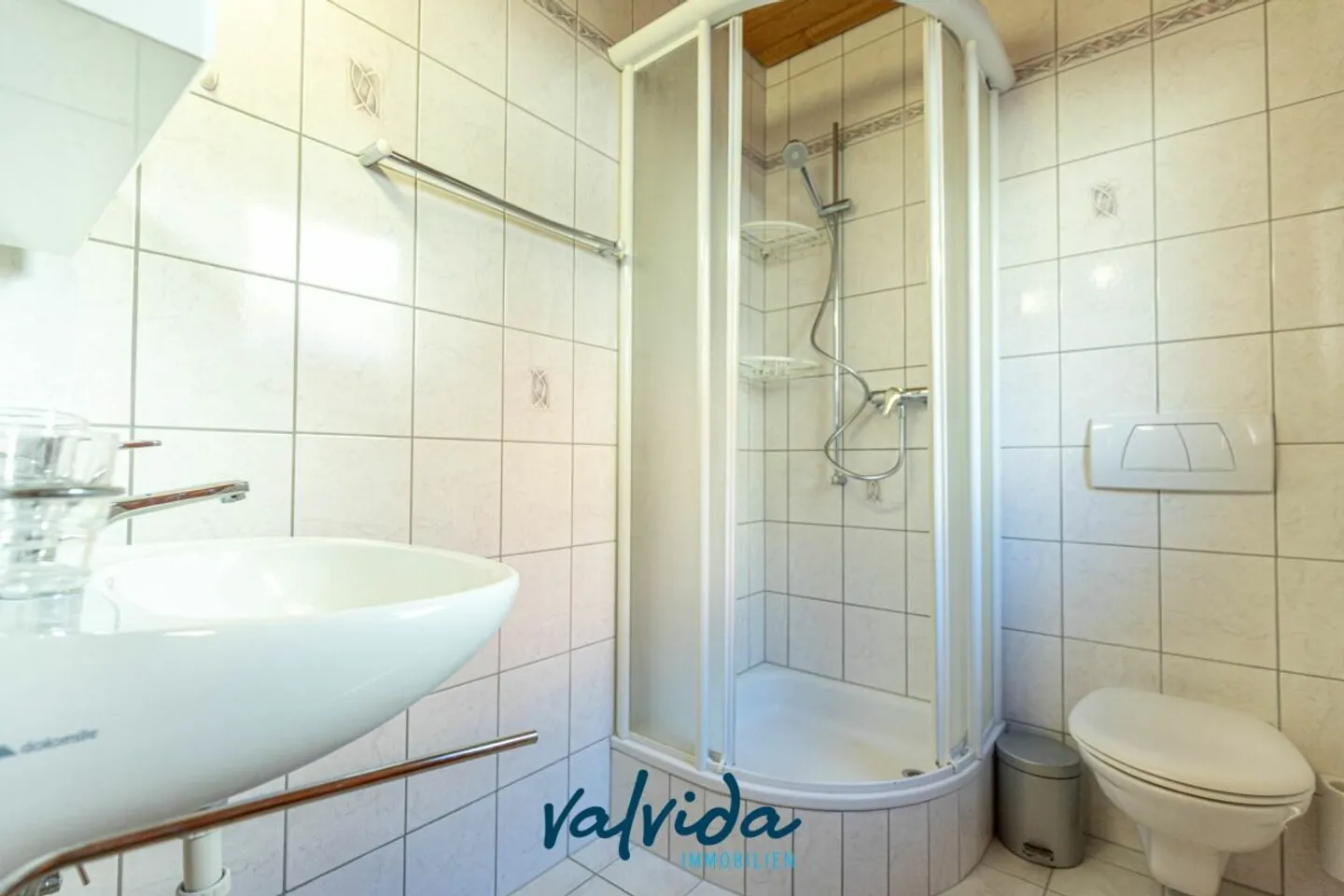 Vivre là où d'autres passent leurs vacances - Chalet de 5 pièces avec panorama à Feschel - Photo 8 sur 13