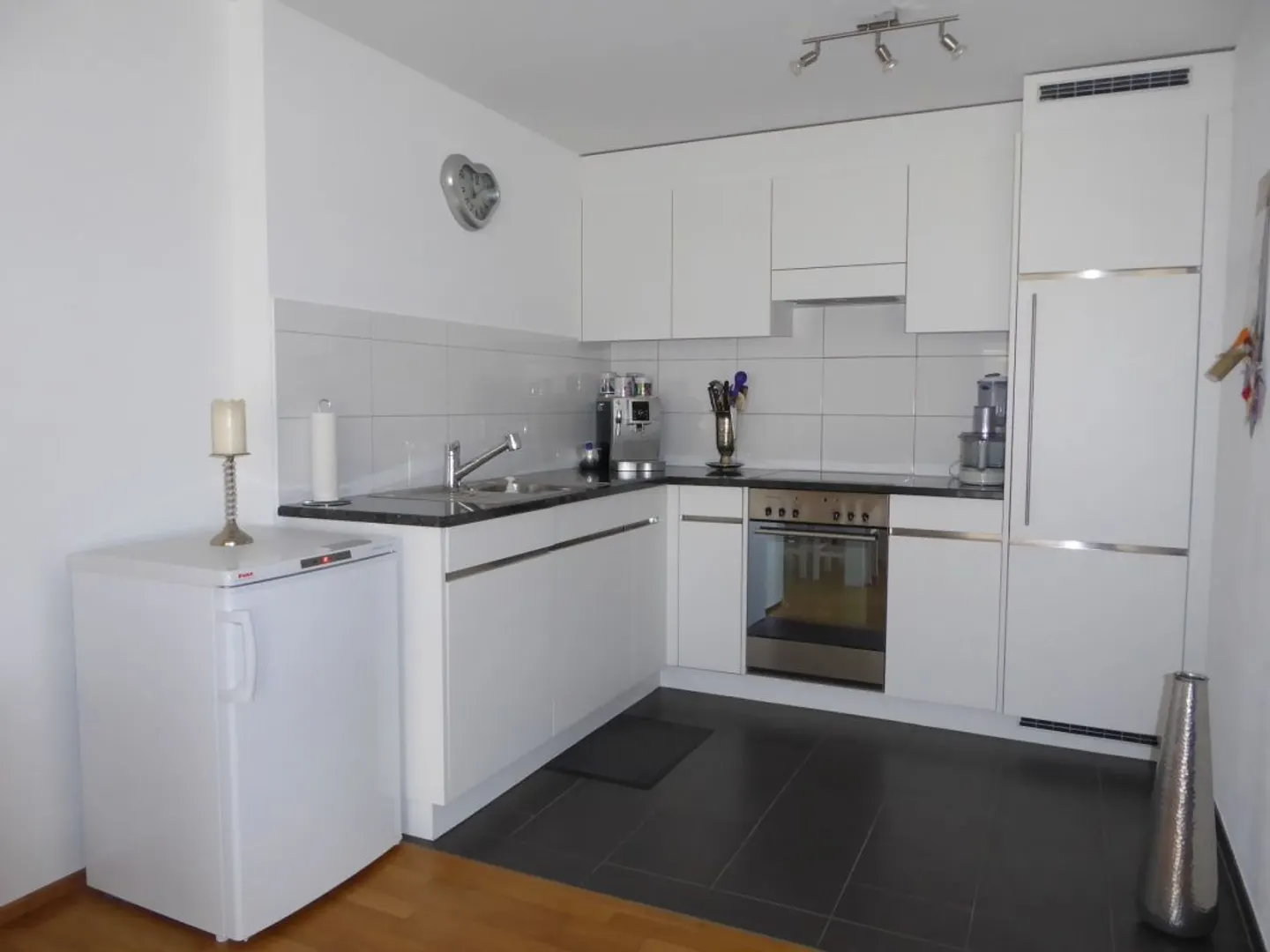 Charmant appartement au rez-de-chaussée - Photo 2 sur 12