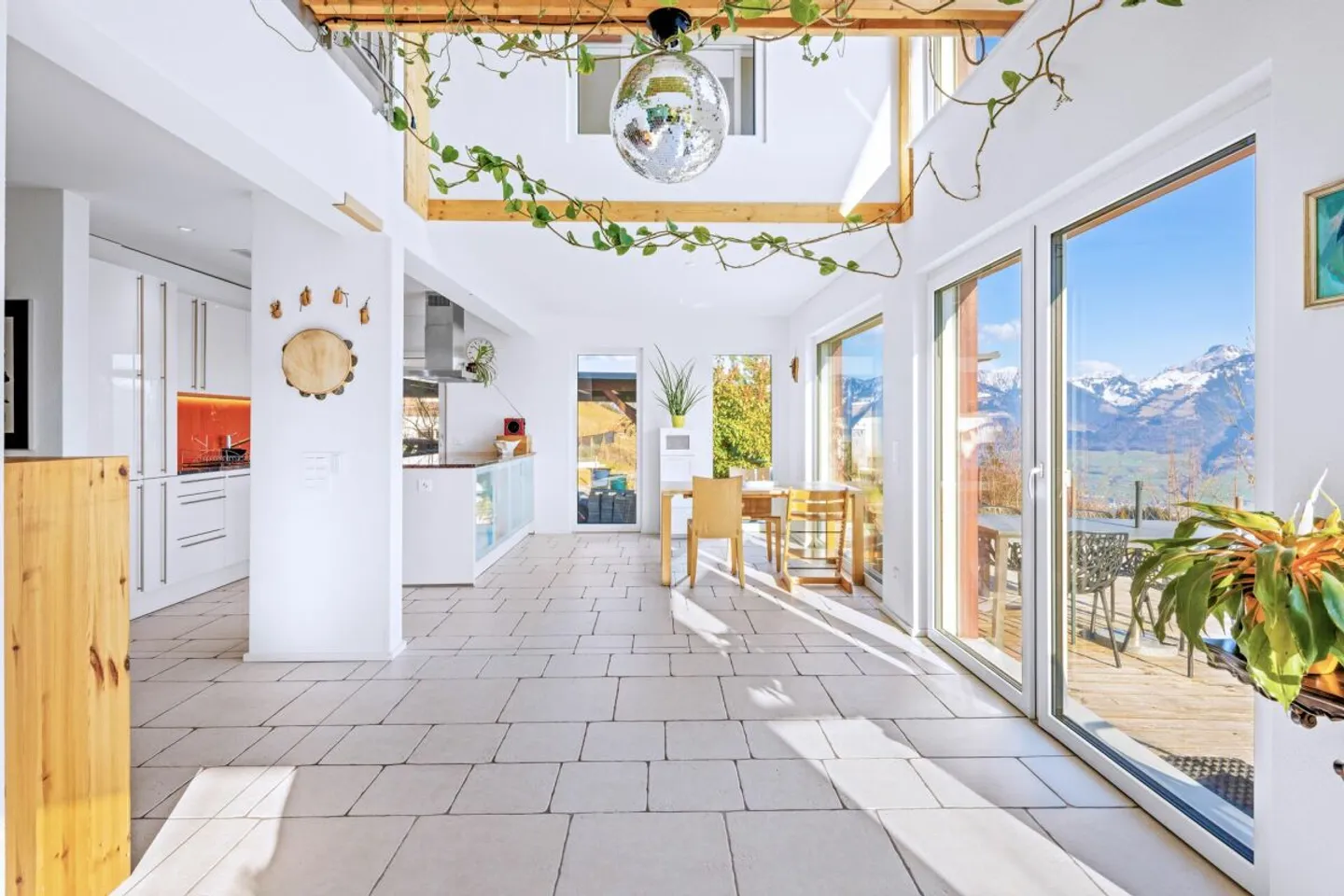 Modernes Traumhaus - naturnah mit atemberaubender Weitsicht - Photo 3 of 10