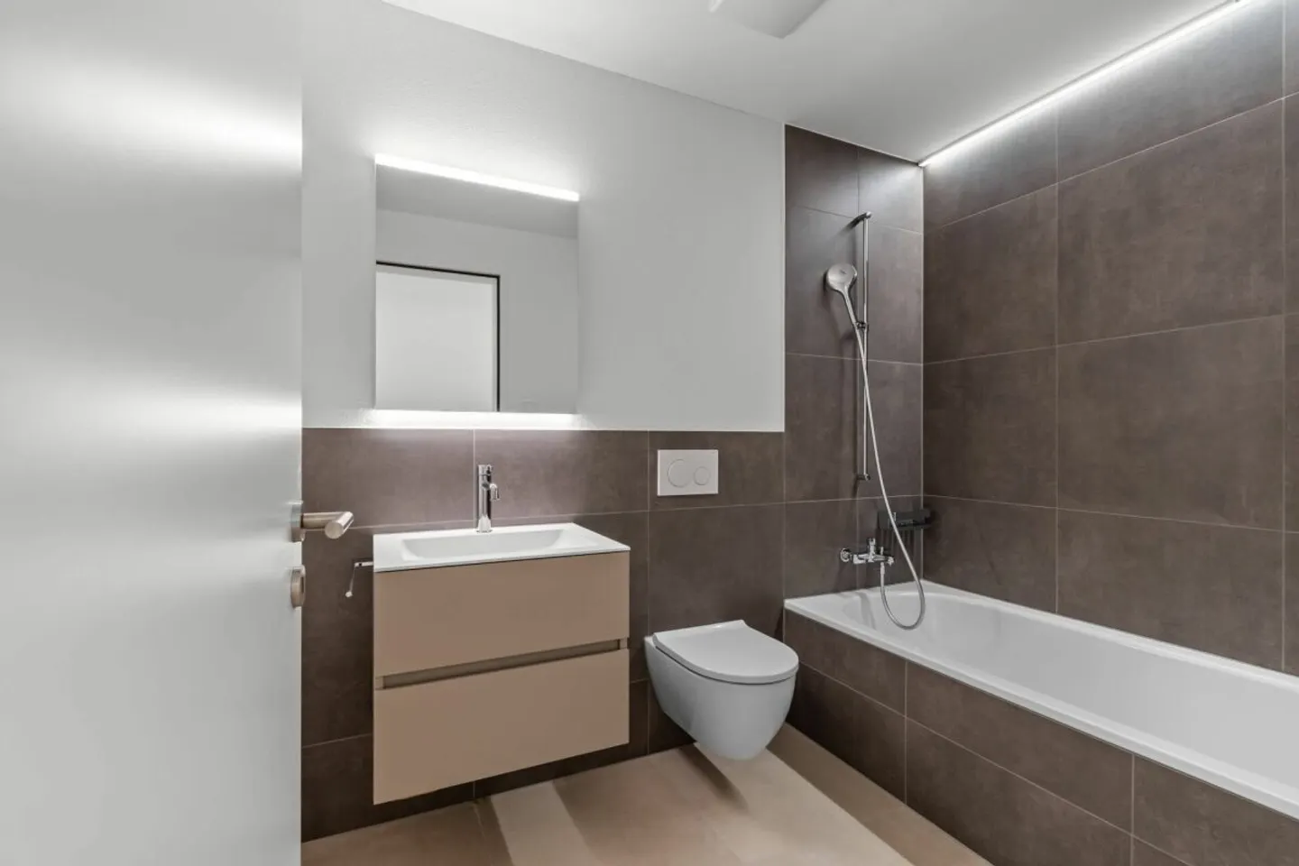 TILIA | Living with lake view - 4.5-room ground floor apartment E002 - Photo 7 of 13