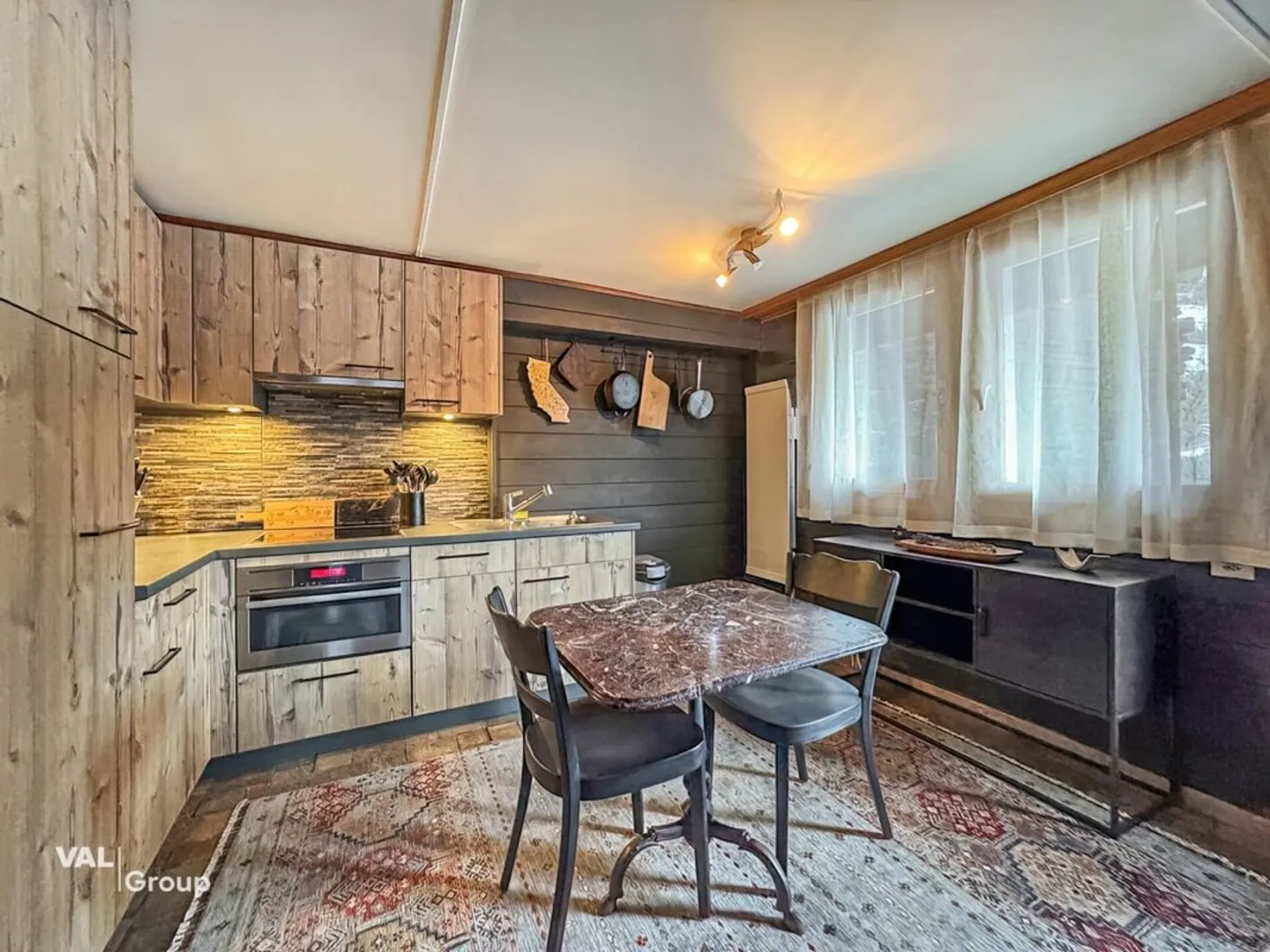 Charming 5.5-room duplex apartment near Zermatt - Photo 2 of 13