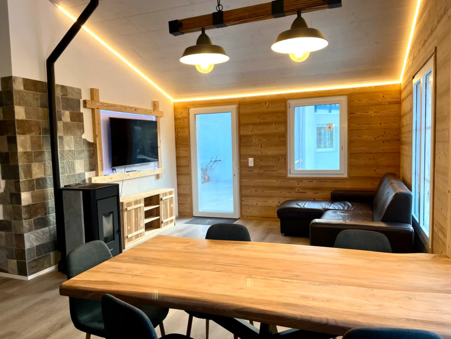 Casa intergenerazionale con riserva di terreno a Schwarzsee FR - completamente affittata in ottima posizione! - Foto 5 di 13