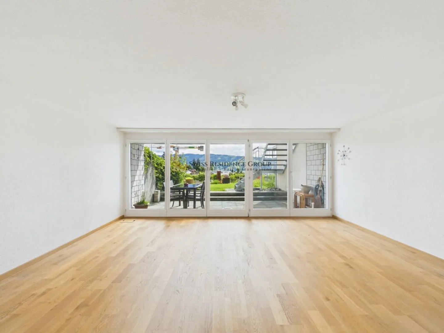 Maison de ville exclusive de 4,5 pièces avec vue incomparable sur le lac, le château et les montagnes - Photo 9 sur 13
