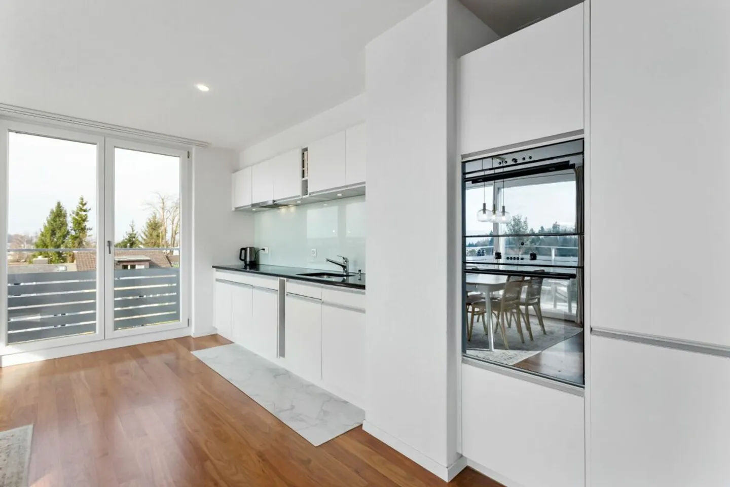 Elegante Attikawohnung an sonniger Hanglage in Zürich-Seebach - Photo 5 of 9