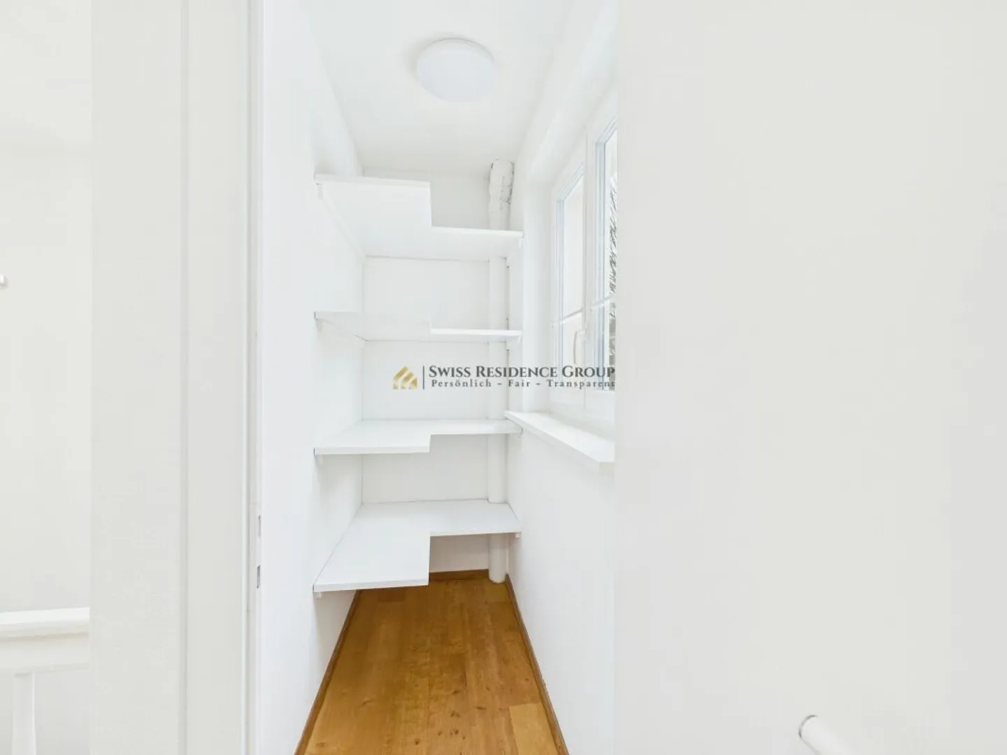 Lovingly renovated semi-detached house with idyllic private garden - Photo 10 of 13