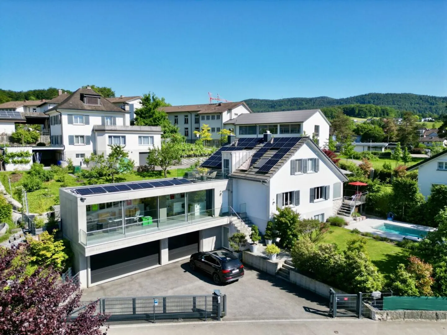 Une maison spéciale avec beaucoup de lumière et d'espace - Photo 1 sur 13