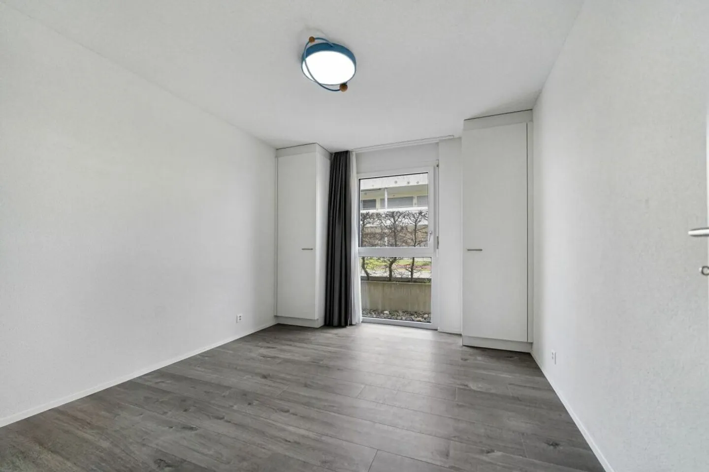 Là où les cœurs de famille s'épanouissent - 5,5 pièces avec accès au jardin - Photo 12 sur 13