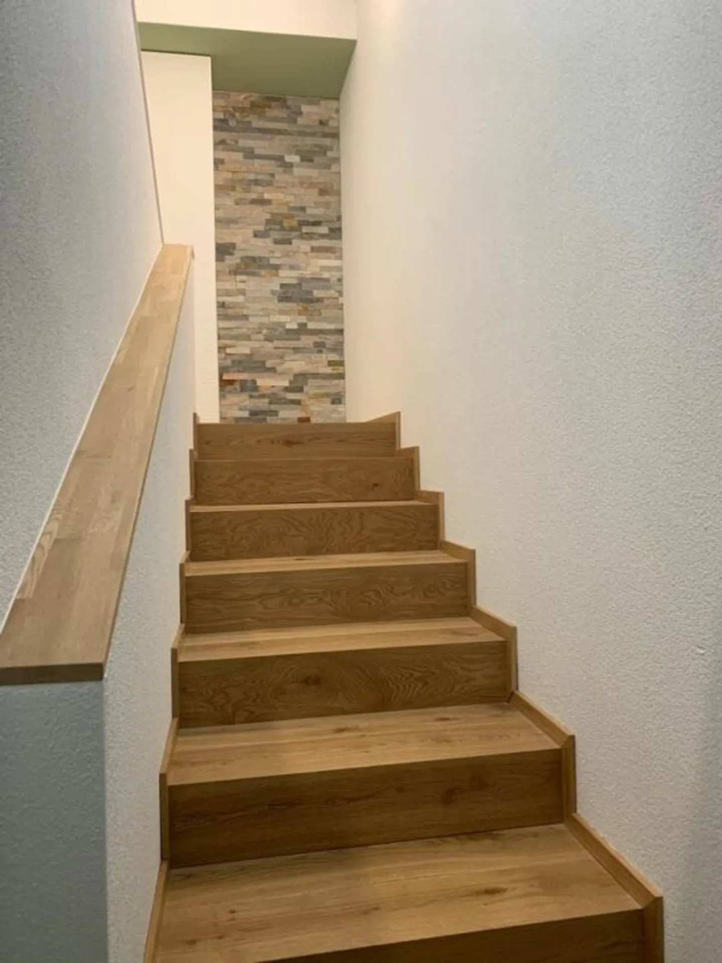 Modernes Apartment mit Balkon - Foto 5 von 9