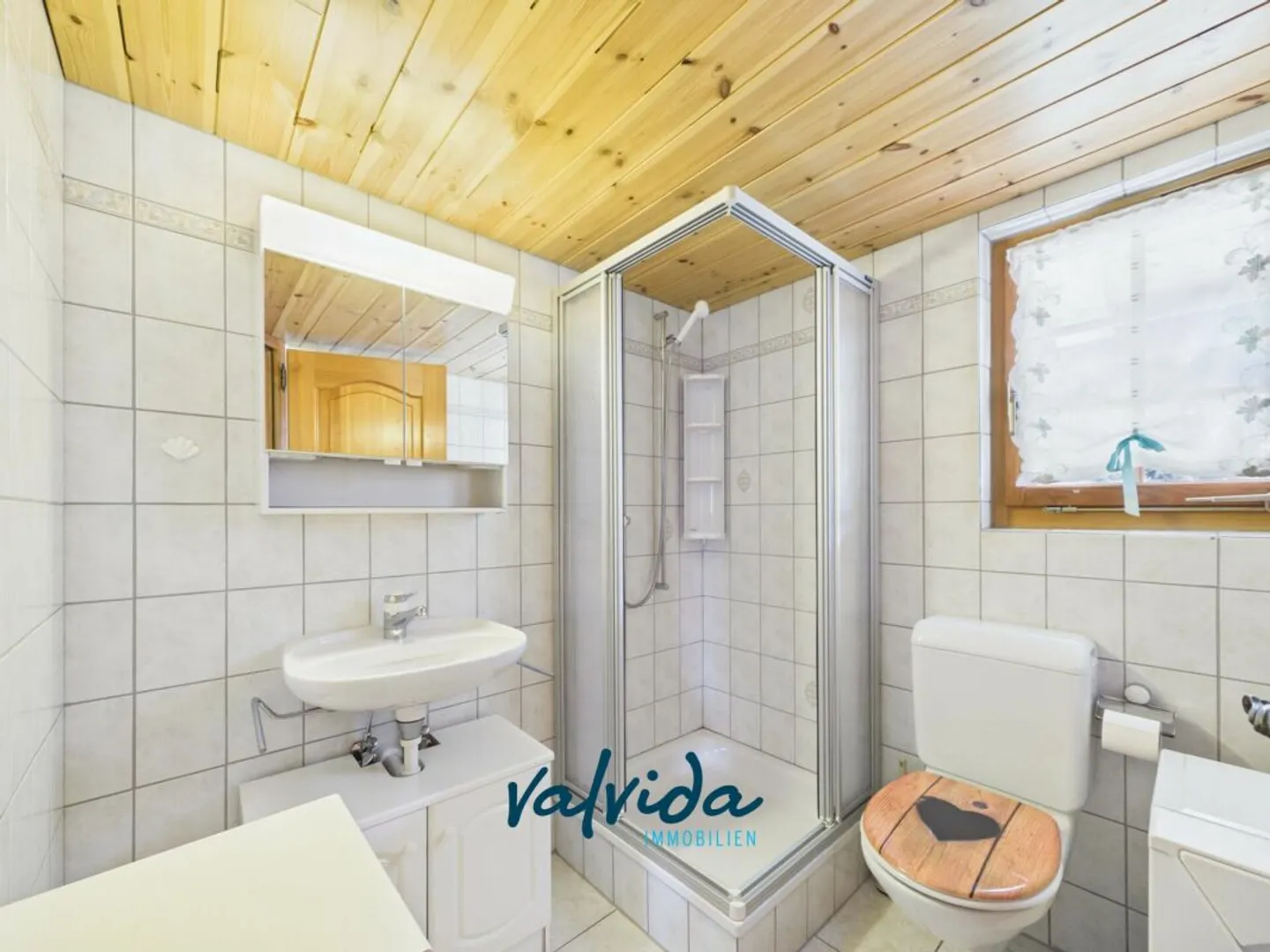 Charming Mountain Cabin in a Dream Location at Chäserstatt (Municipality of Ernen) - Photo 4 of 9