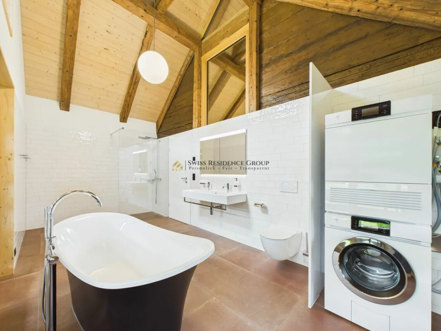Historical charm meets modern living comfort - Photo 12 of 13