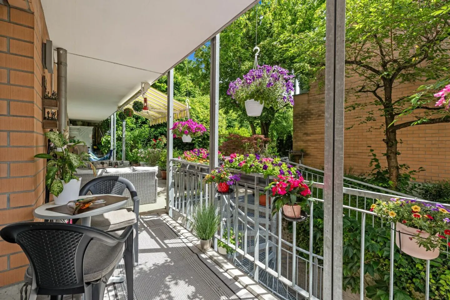 Modern Living on Two Floors with Courtyard and Seating Area - Photo 11 of 13