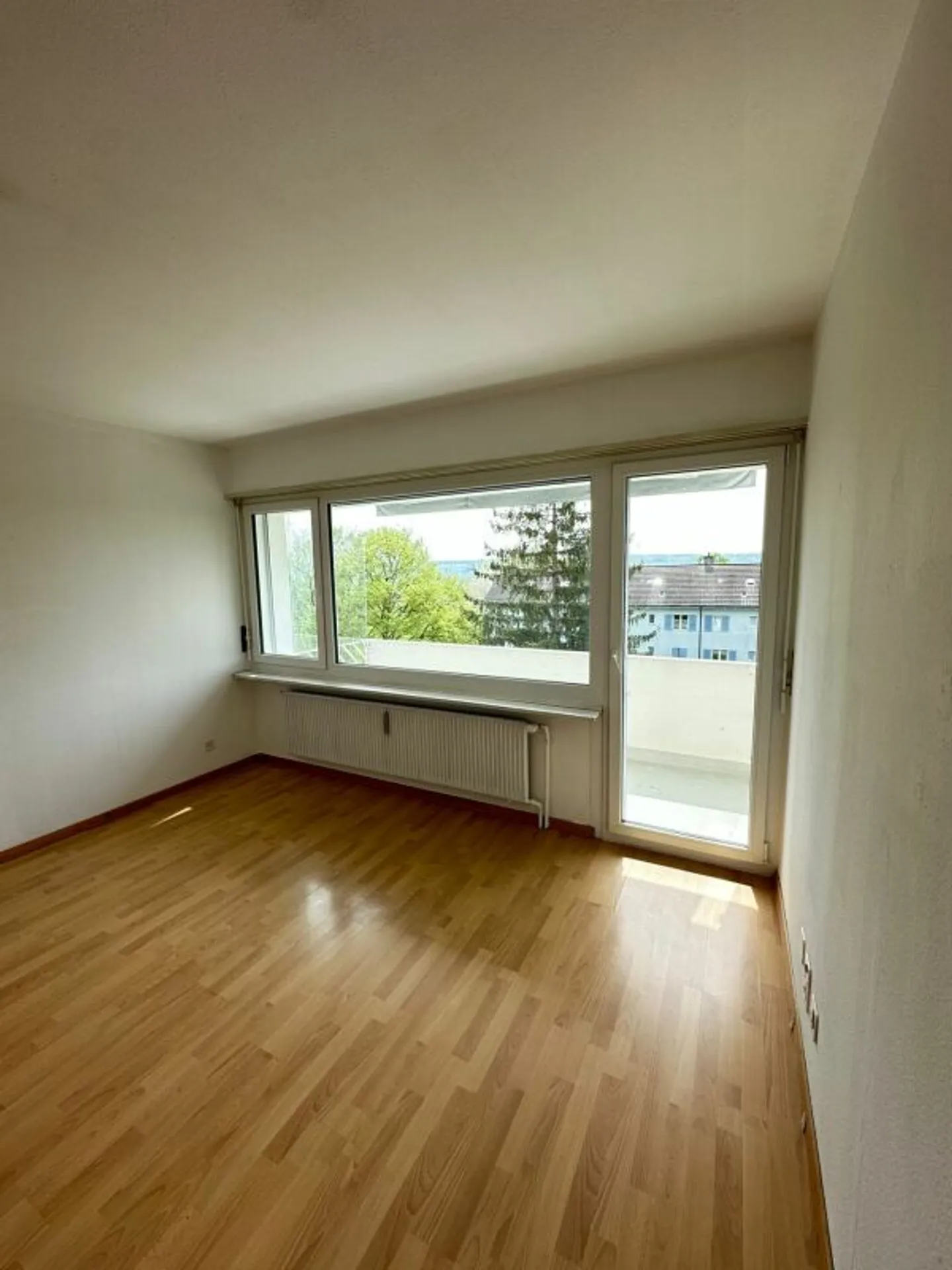 Moderne Wohnung mit Balkon - Foto 4 von 12