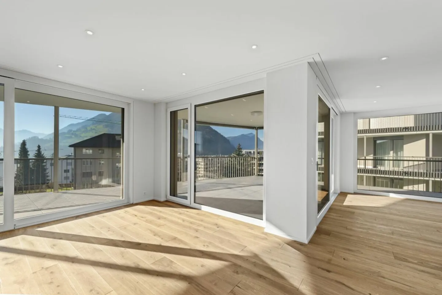 New building with spacious terrace - Photo 7 of 13