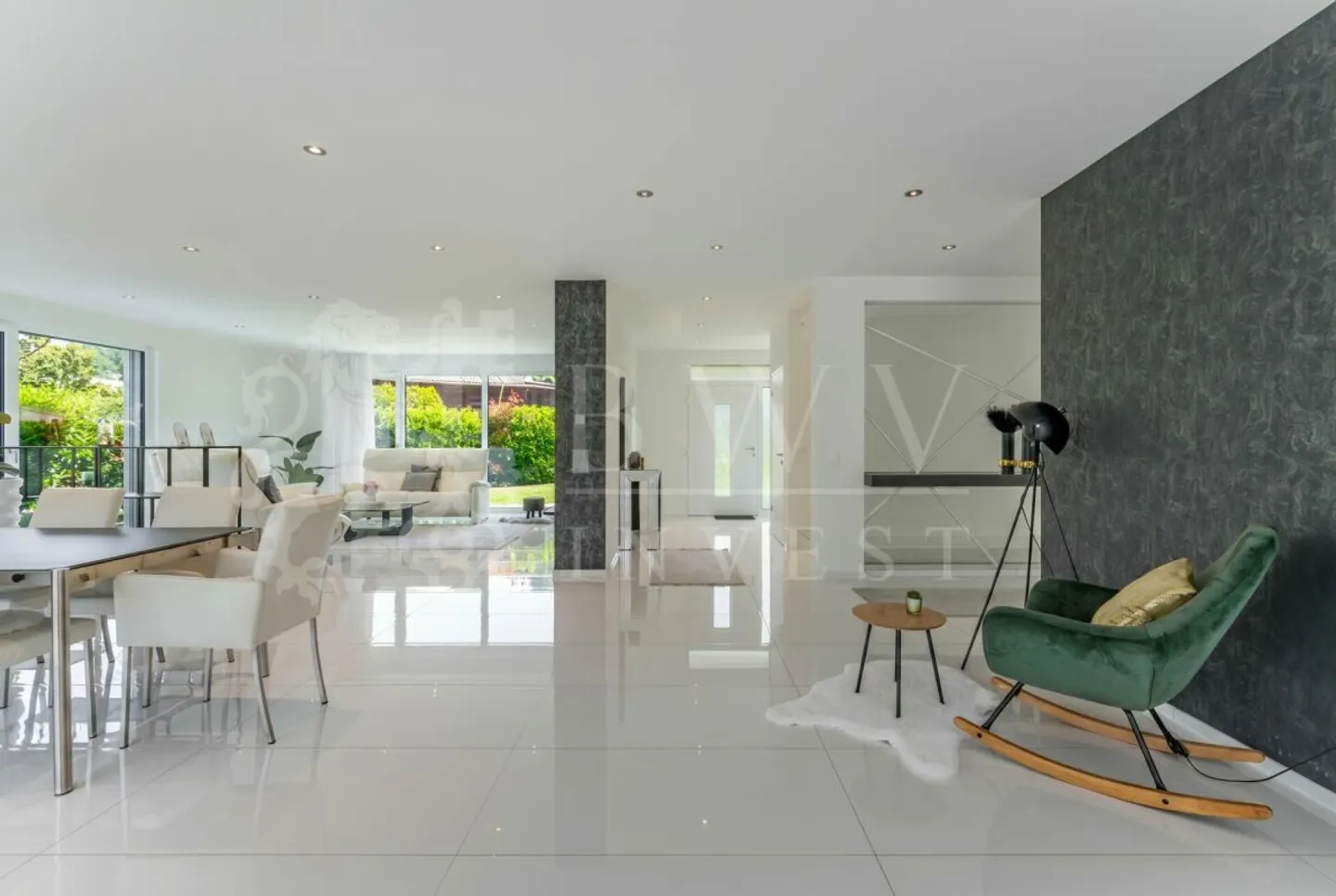 Modern Design House with Pool | 310 m² Living Space | Lots of Privacy - Photo 4 of 13