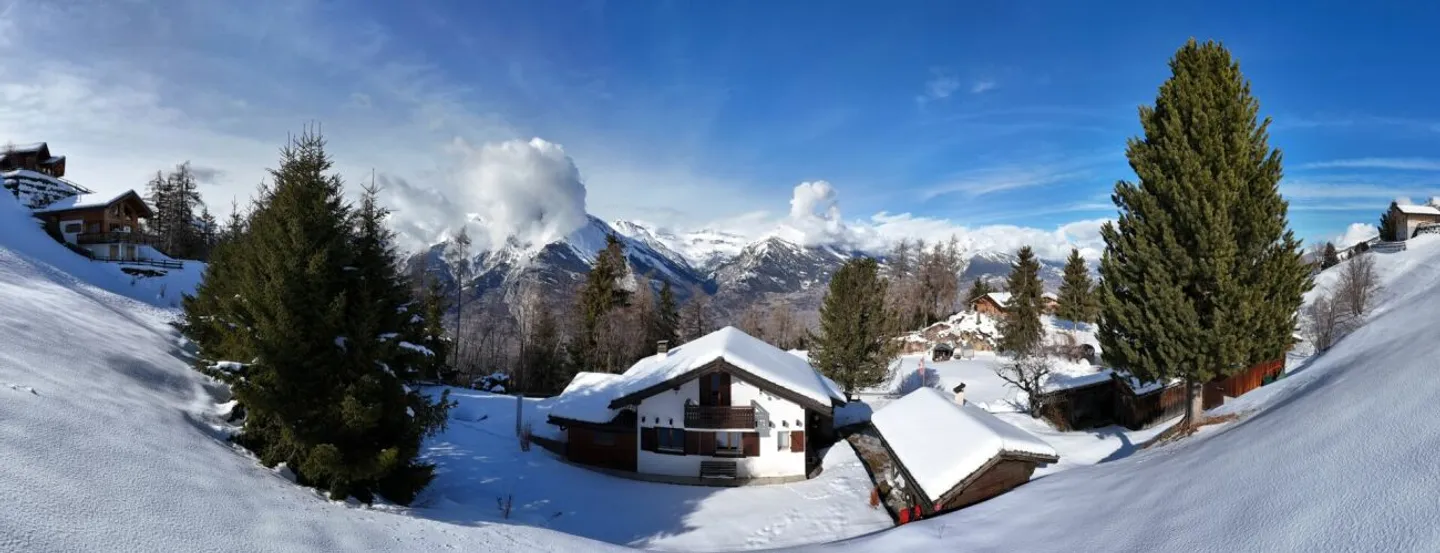 Charakterchalet mit 2 Nebengebäuden und großem Grundstück in Haute-Nendaz! - Foto 7 von 13