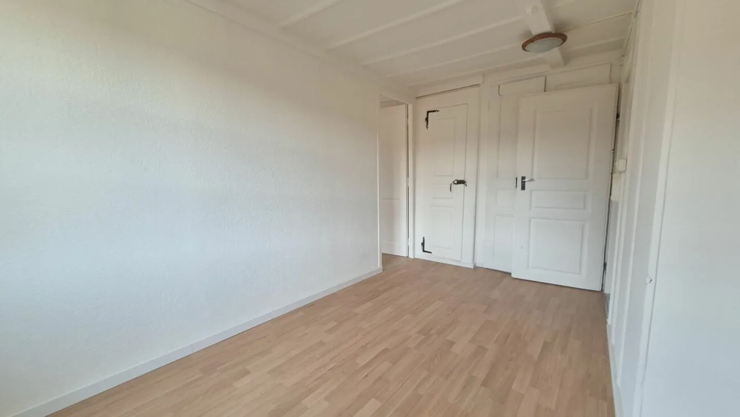 6.5-room apartment with private garden - Photo 11 of 13