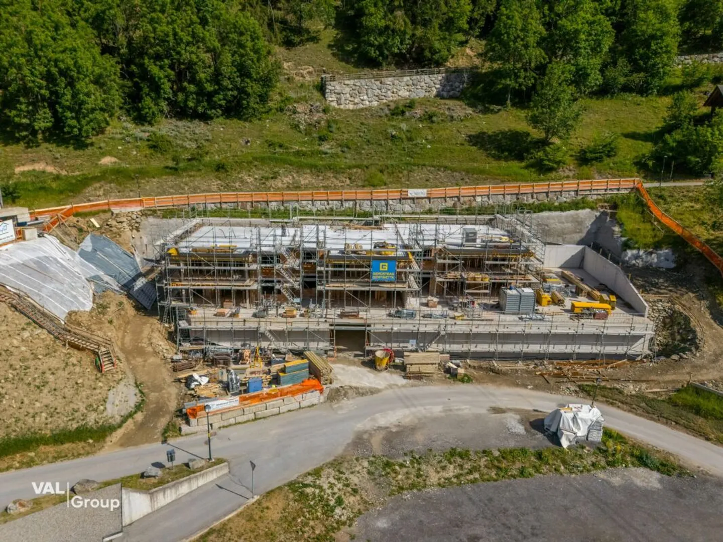 Neubau-Dachwohnung - Modernes Wohnen im magischen Lötschental - Photo 1 of 9