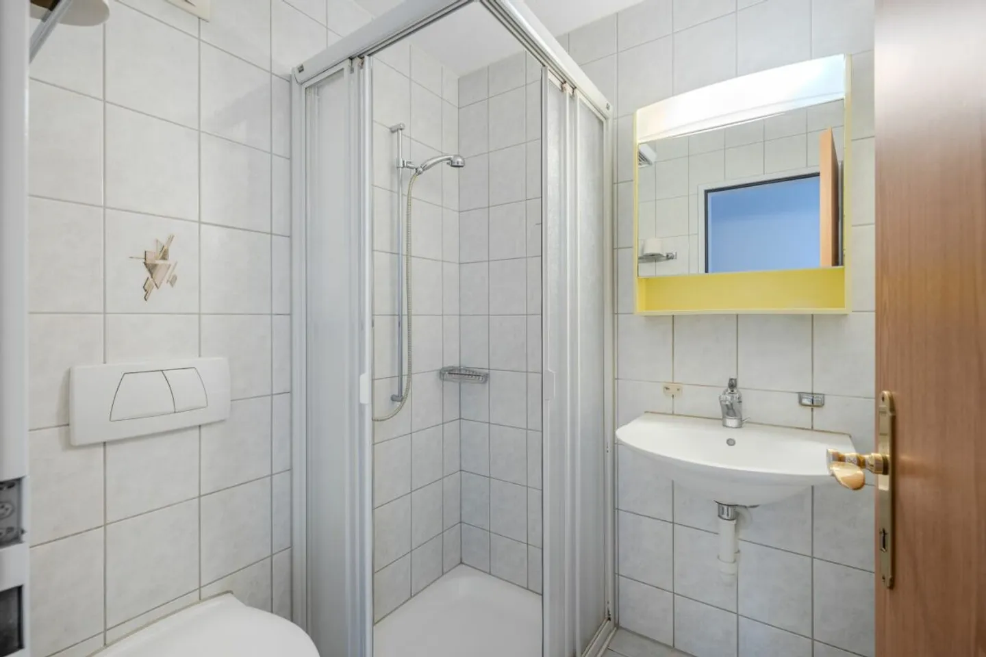 4.5 Room Apartment with Exciting Floor Plan in Ideal Location - Photo 10 of 13