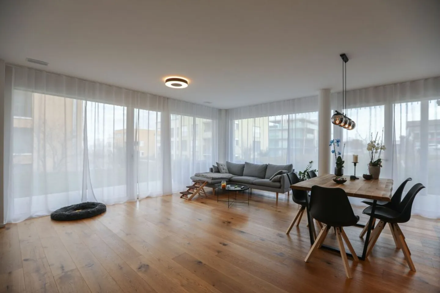 Appartamento al piano terra con terrazza e immediata vicinanza al lago - Foto 7 di 13