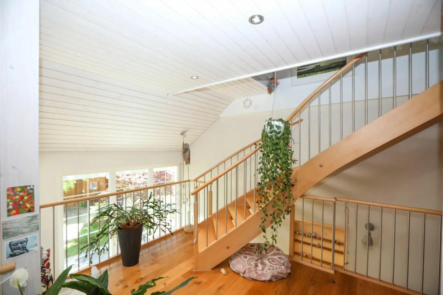 Maison bifamiliale avec magnifique jardin de fleurs - Un objet de passion! - Photo 6 sur 13