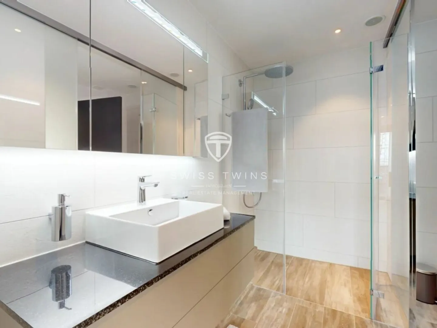 Exclusive 2.5-Room Design New Apartment - Photo 8 of 12