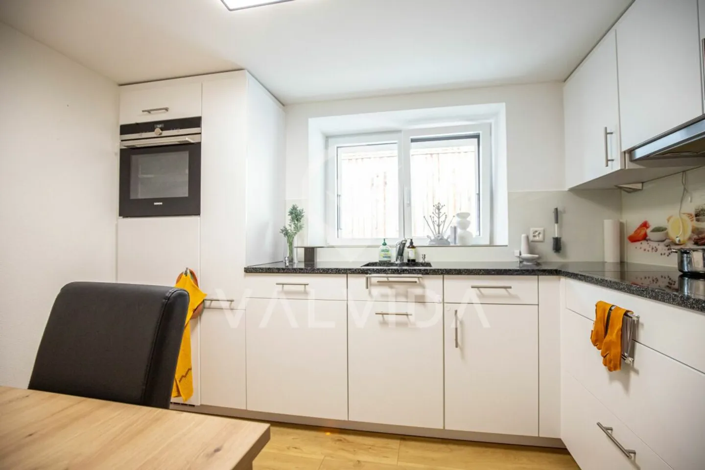 4.5-Zimmerwohnung auf zwei Etagen in Gampel - zentral, gepflegt und mit viel Platz - Foto 2 von 9