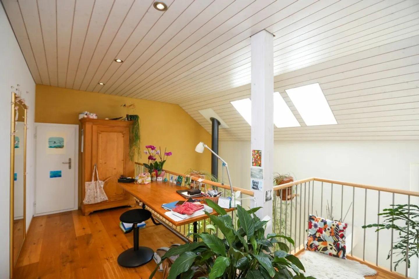 Maison bifamiliale avec magnifique jardin de fleurs - Un objet de passion! - Photo 7 sur 13