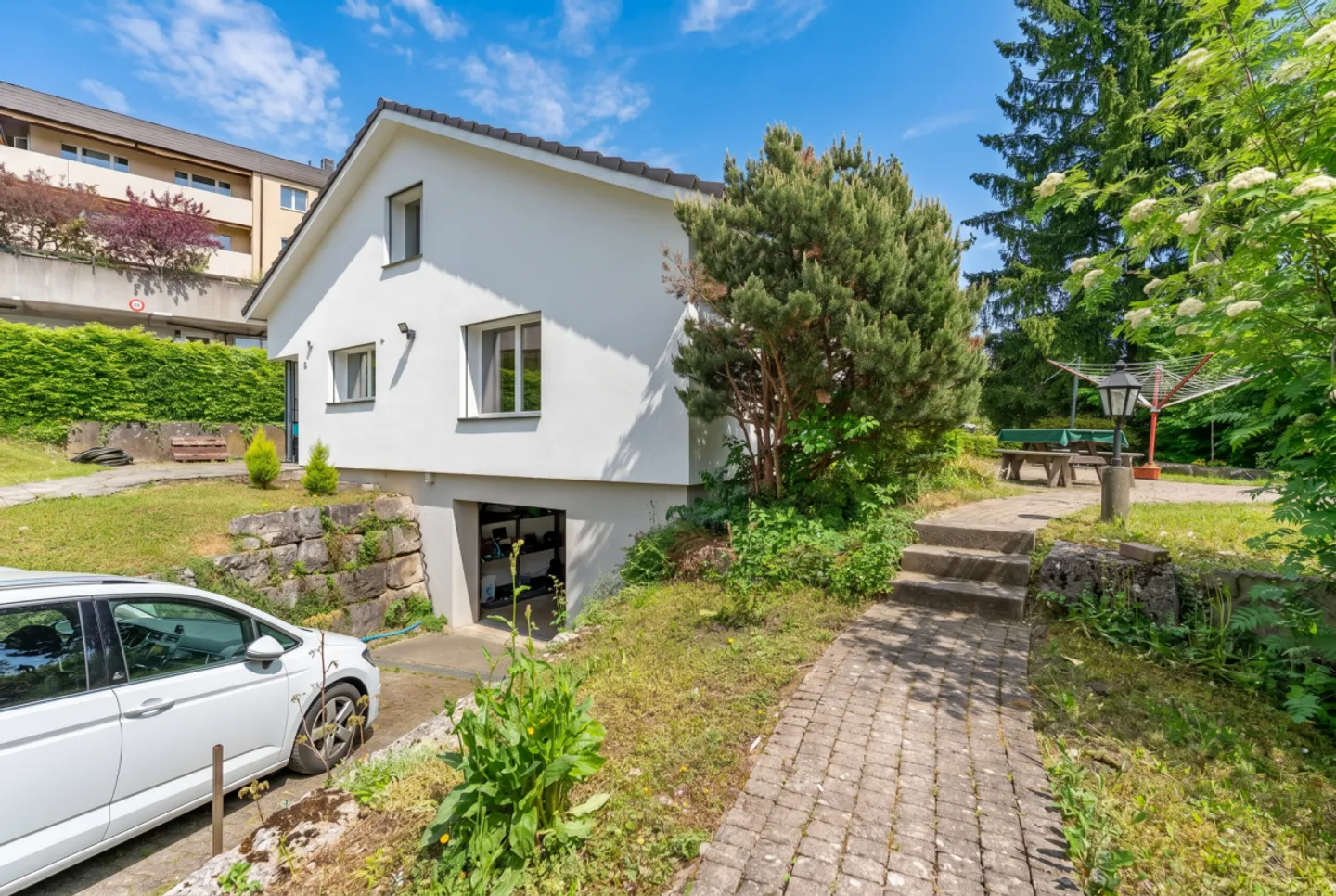 Renoviertes Einfamilienhaus mit Garten - Foto 3 von 10