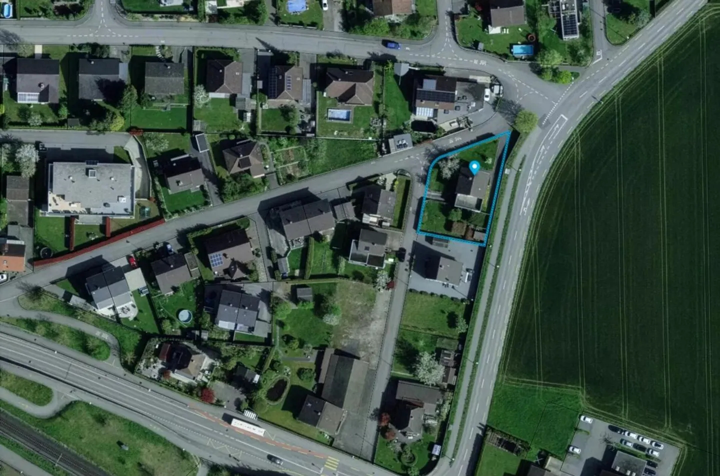 Renovation-Required Two-Family House / Building Land Derendingen | SO - Photo 3 of 4