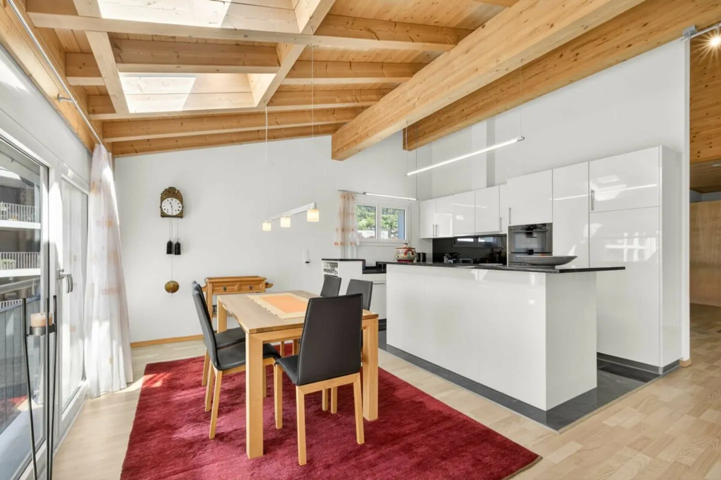Penthouse unique de 4,5 pièces avec magnifique véranda à vendre - Photo 4 sur 13