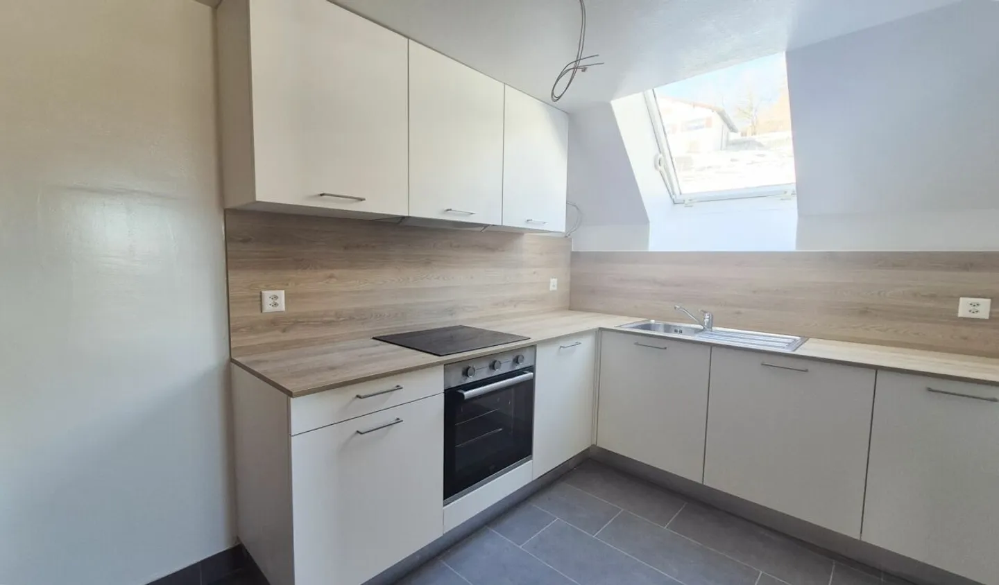 Accogliente appartamento di 2,5 locali, cucina e bagno nuovi - 1° affitto gratuito - Foto 3 di 7