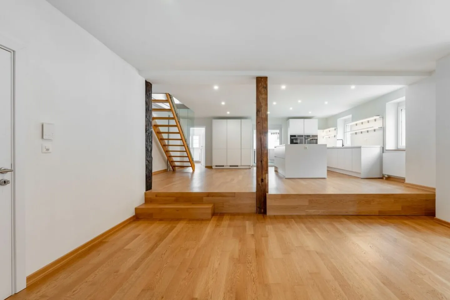 Casa familiare con appartamento separato - Foto 2 di 11