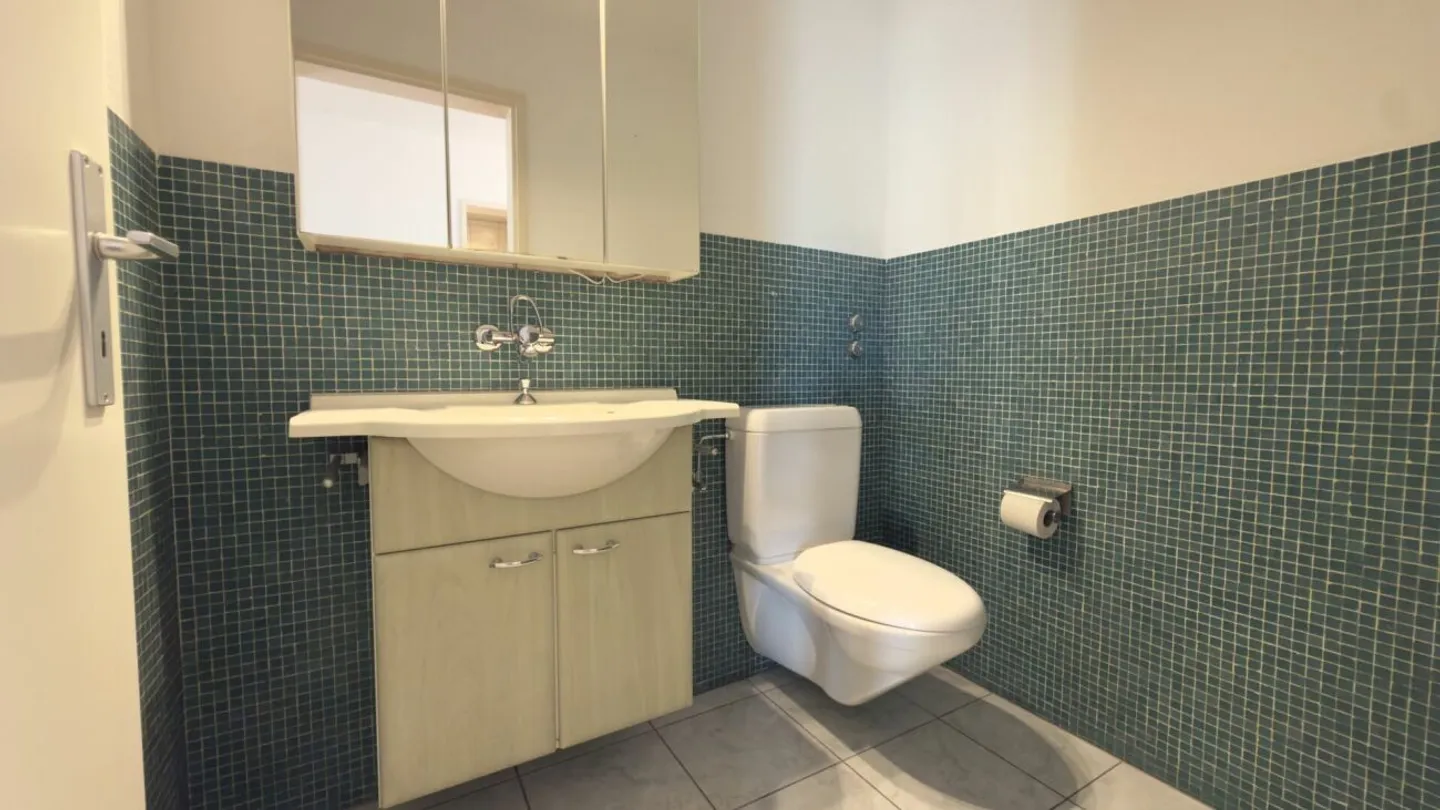 Schöne Aussichten! Helle und gemütliche Wohnung im 7. OG mit toller Bergsicht! - Foto 11 von 13