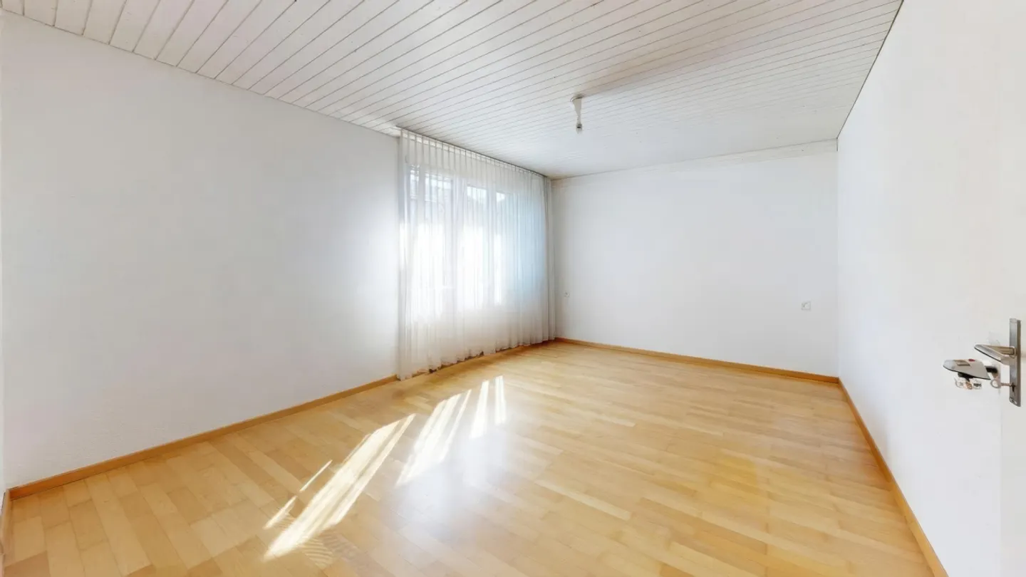 Grosszügiges freistehendes Haus - Foto 8 von 13