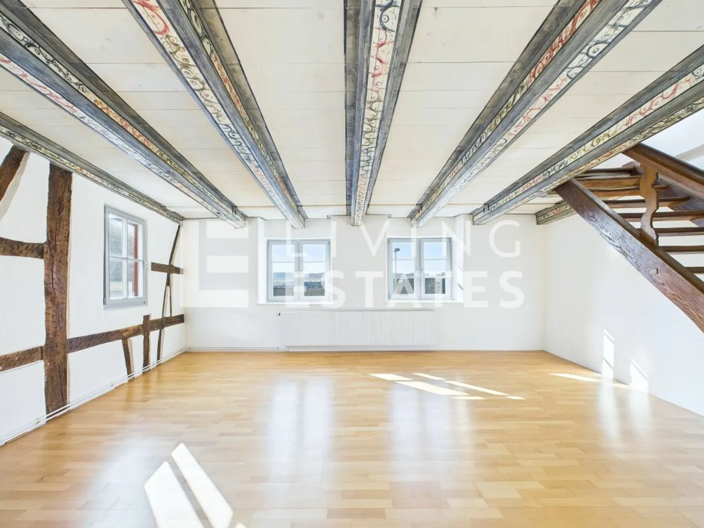 CHARACTERFUL. HISTORICAL. SPECIAL. - Photo 2 of 13