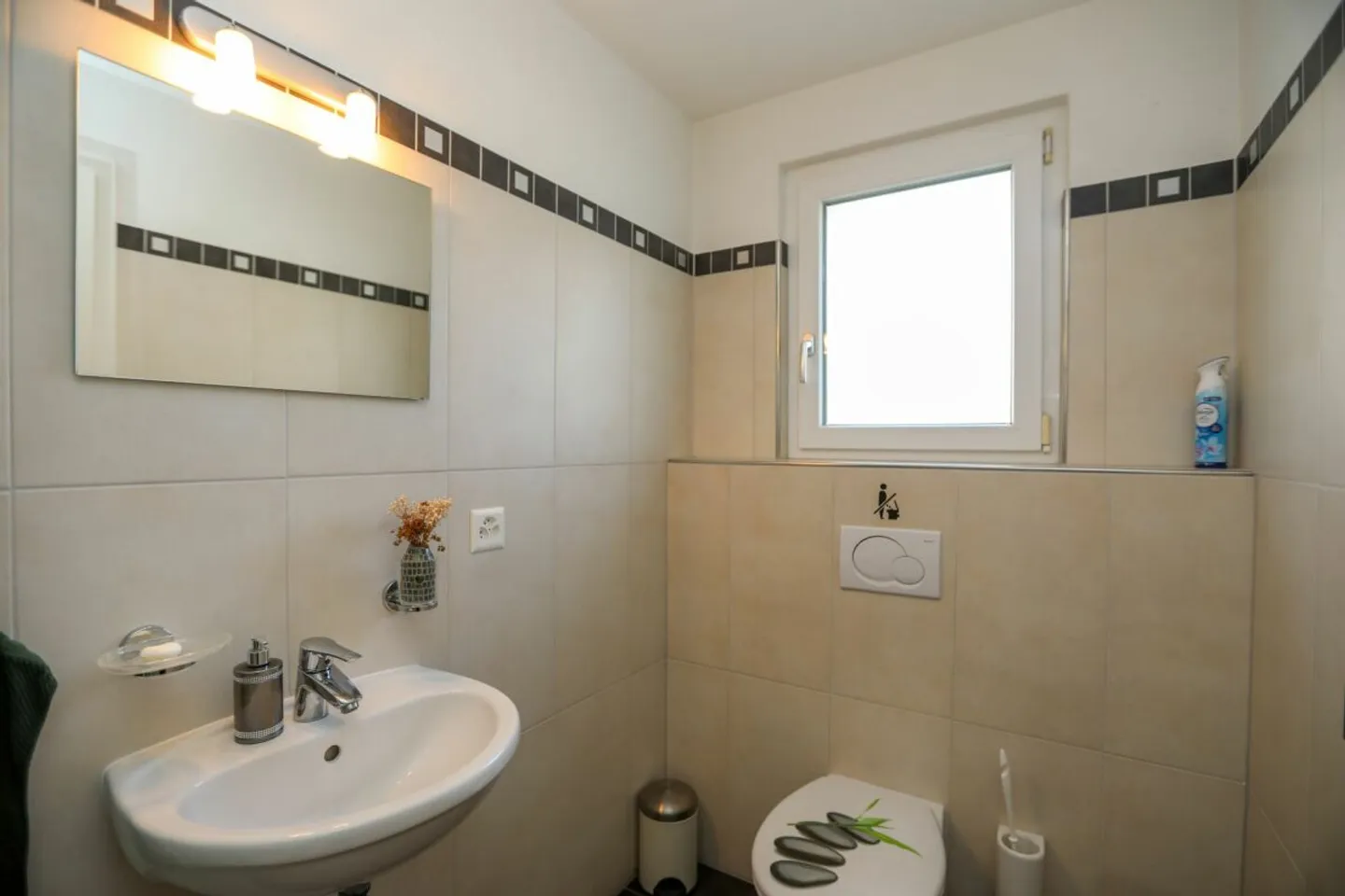 Living in a quiet location: 5.5-room detached house with spacious garden - Photo 11 of 13