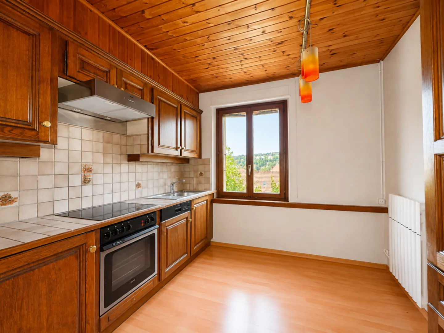 Family house with 3 apartments to renovate - Photo 7 of 13