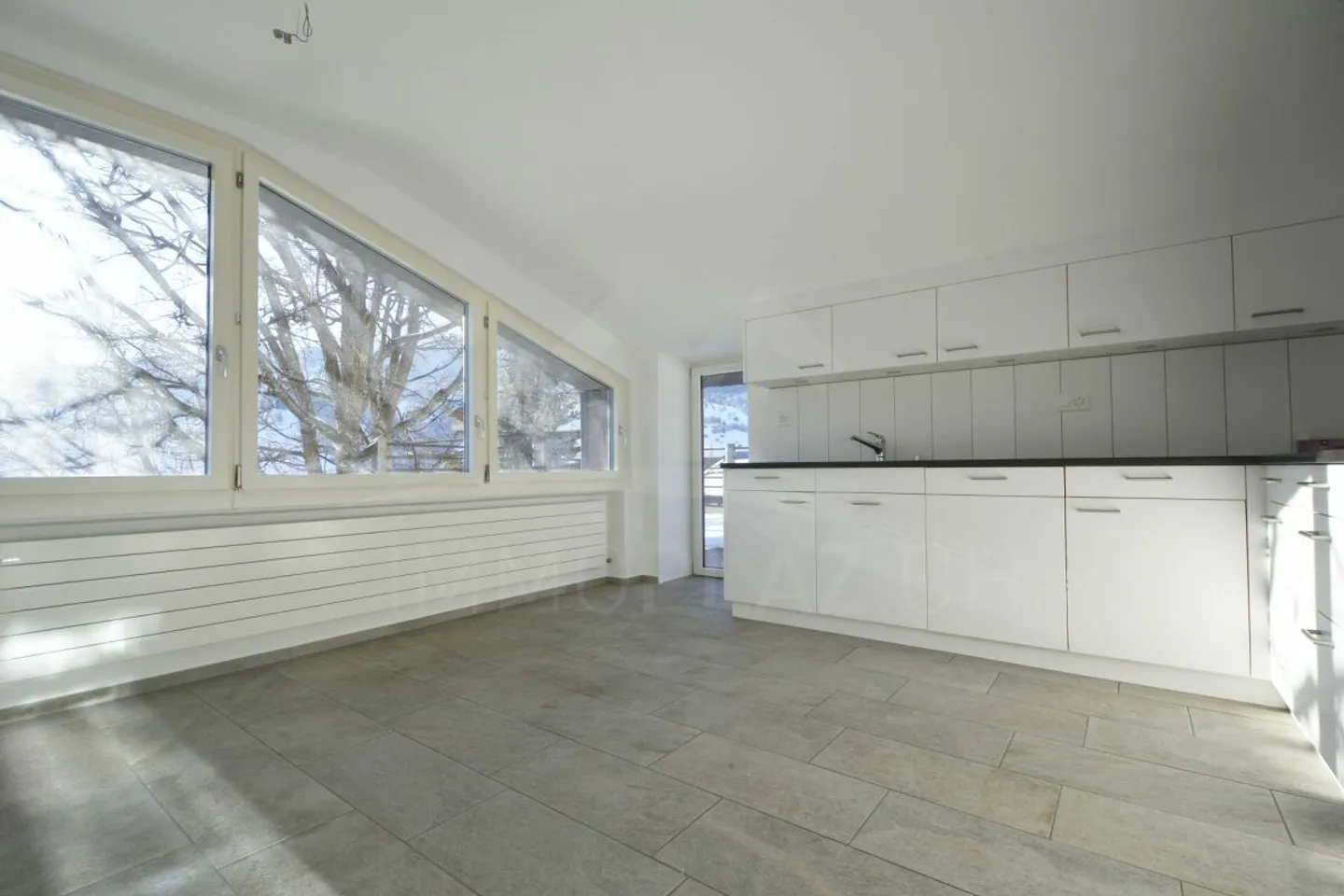 Incantevole appartamento mansardato di 4 1/2 locali con galleria e terrazza - Foto 6 di 12