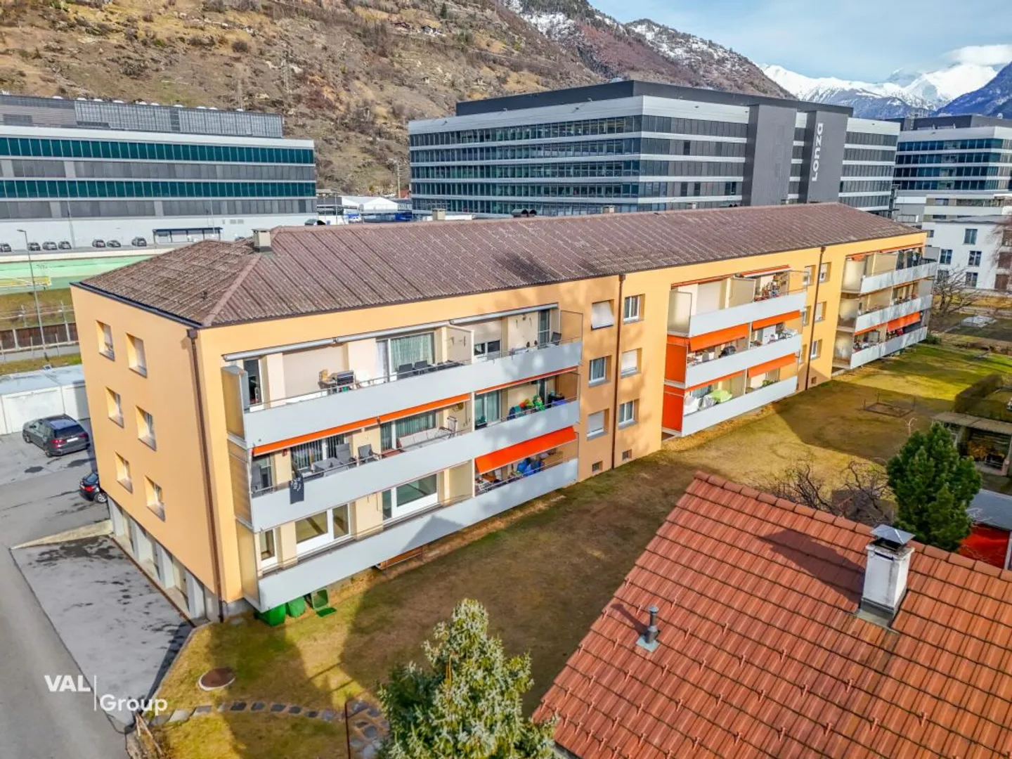 4.5-Zimmerwohnung in Toplage - grosszügige Räume, Balkon und Garage - Photo 1 of 13